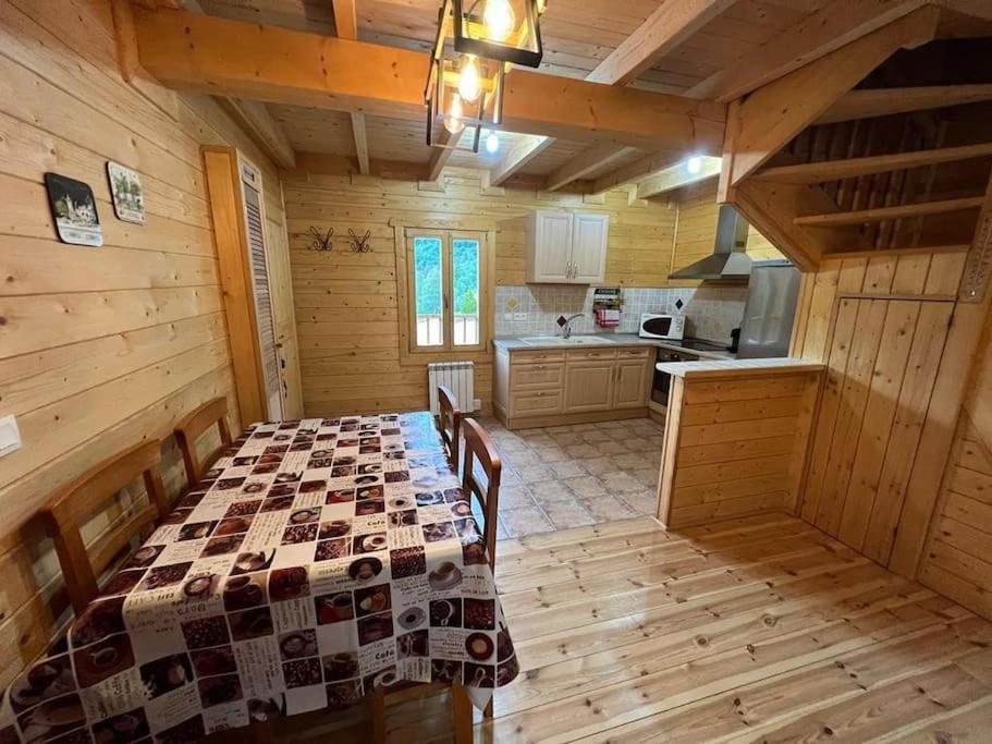 Chalet 6B Dans Les Pyrenees Proche D'Andorre LʼHospitalet-près-lʼAndorre Exterior foto